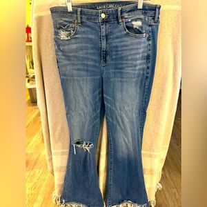 🇺🇸 American Eagle 🦅 High Rise Bell Bottom Distressed Jeans